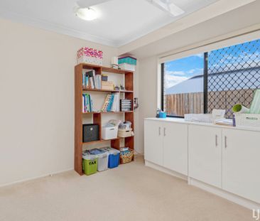 Modern Family Home! - Photo 6