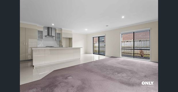 Comfortable Family Home in a Convenient Location - Photo 1