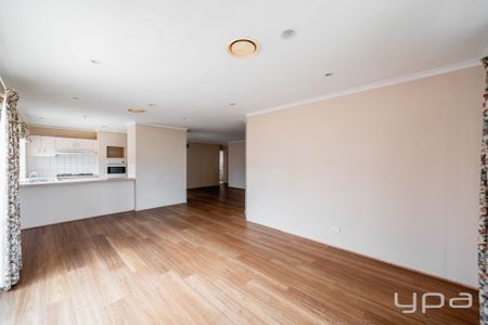 Large Family Home! - Photo 5