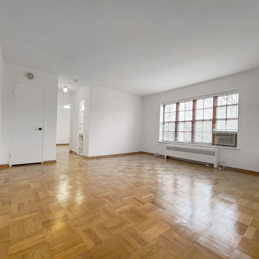 For Lease - 65 Old Mill Road Unit# 8, Toronto, Ontario - Photo 1