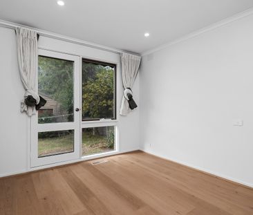 Three bedroom home in a great location - Photo 3