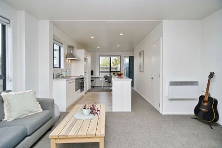 Stylish Living on the Edge! - Photo 2