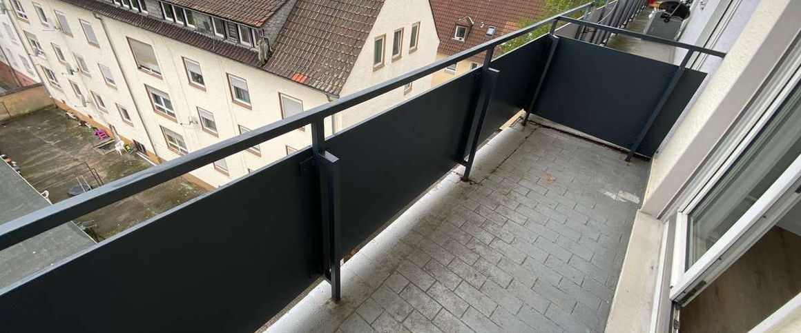 KL - Nähe Hornbach, 2 ZKB, Einbauküche, 2 Balkone, Tageslichtbad ''RENOVIERT'' - Photo 1