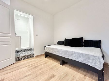 Location Appartement 1 pièce 16m² LYON 7ème - Photo 2