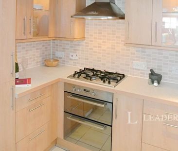 2 bedroom semi-detached house to rent - Photo 5