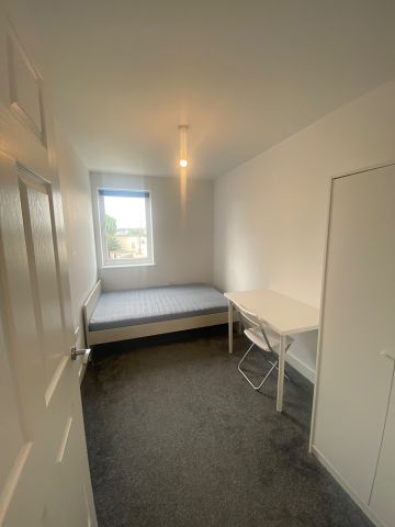 Crome Road - Photo 2