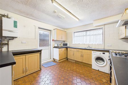 10 bedroom sharedAccommodation in Albert Street, Slough - Photo 3