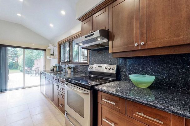 For Lease - 25 Knowlton Drive, Toronto, Ontario - Photo 1