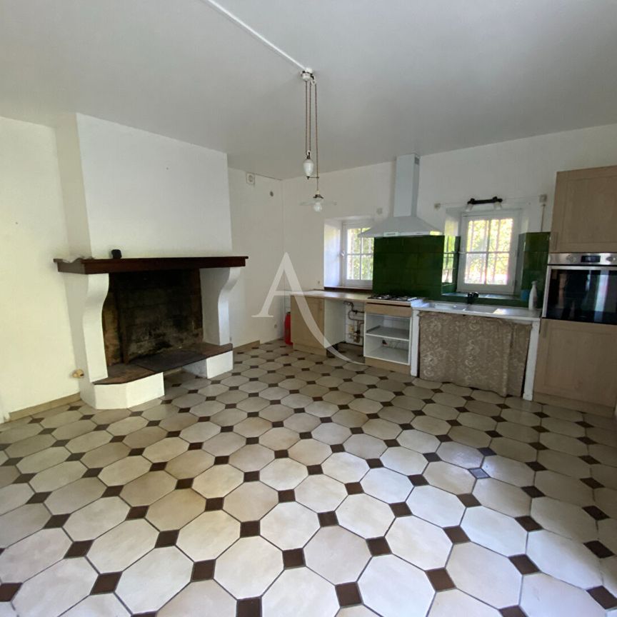 Location Maison 7 pièces 251m² - Photo 1
