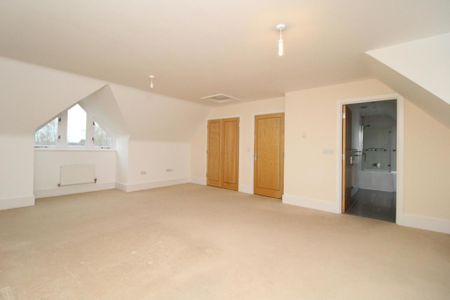 6 bedroom detached house to rent - Photo 4