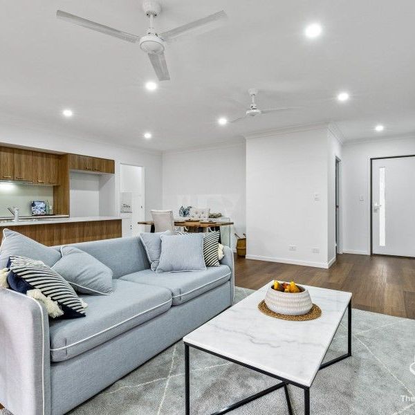 Brand new townhouses, 4bed AC and pool - Photo 1