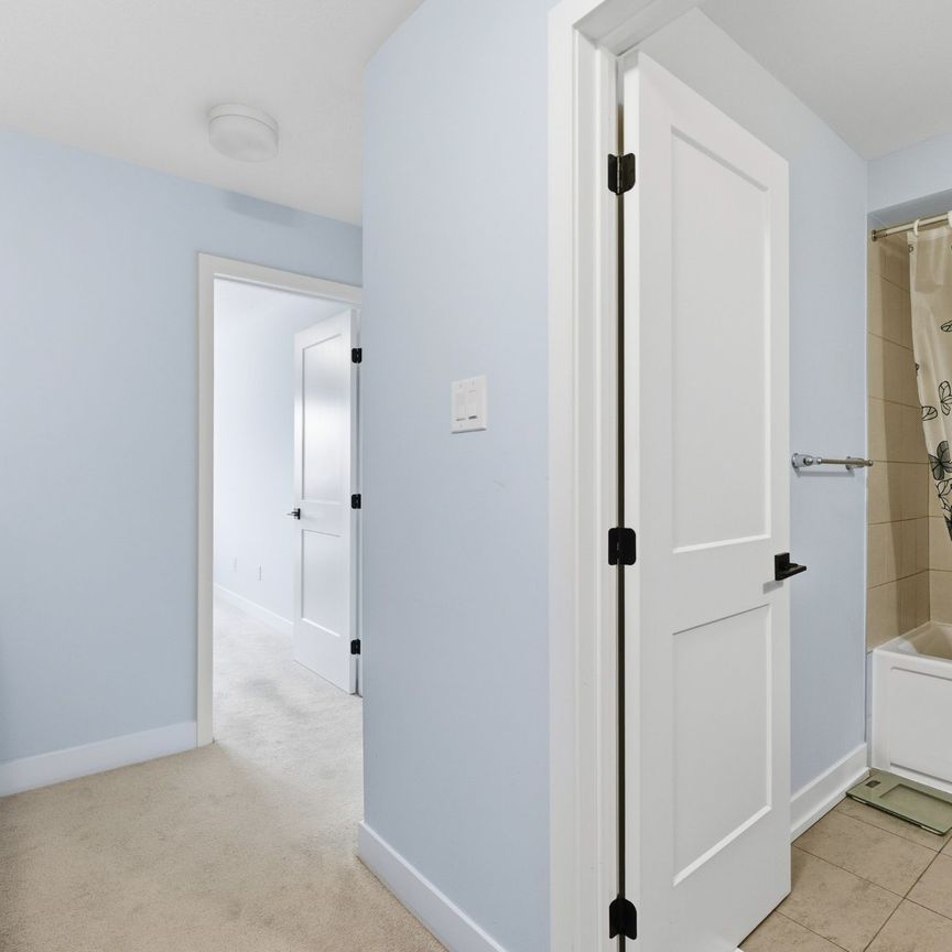 For Lease - 233 Anyolite Private, Barrhaven, Ontario - Photo 1