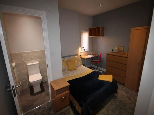 3 bedroom apartment to rent - Photo 1