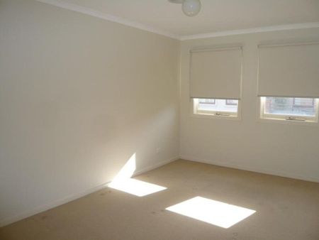 30 Lincoln Mews, Kensington VIC 3031 - Photo 5