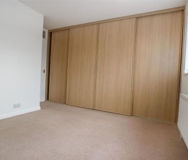 2 bedroom semi-detached house to rent - Photo 4