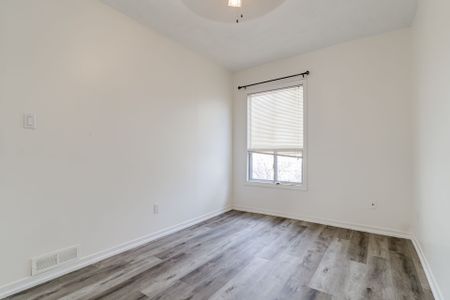 For Lease - 3254 Dundas Street, Toronto, Ontario - Photo 2