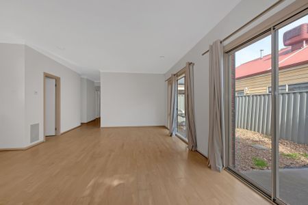 6 Woodruff Place Caroline Springs VIC - Photo 5