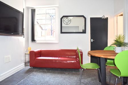 5 bedroom terraced house to rent - Photo 2