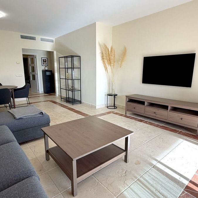 Apartamento planta baja en alquiler en Estepona - Foto 1