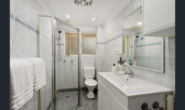 Amazing Two Bedroom Apartment - Photo 1
