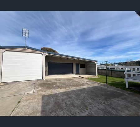 8 Chestnut Road, Youngtown, Tas 7249 - Photo 2