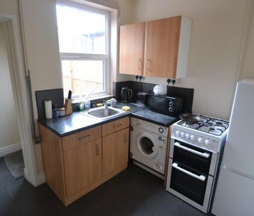 2 bedroom terraced house to rent - Photo 3