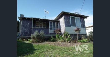 CUTE, COSY & CENTRAL LIVING - Photo 2