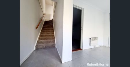 MODERN LIVING - Photo 3