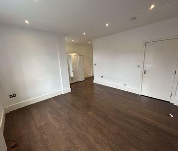 3 bedroom flat to rent - Photo 3