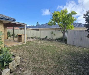 Less Than 500m to Warnbro Beach! - Photo 2