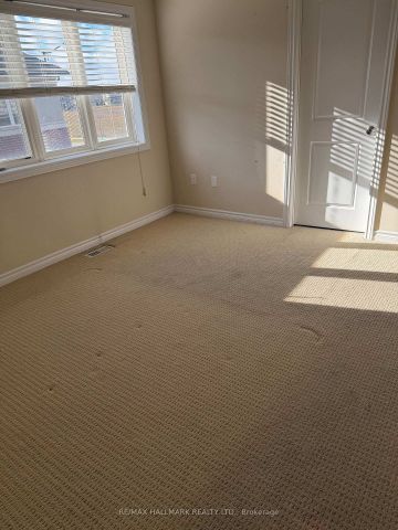 For Lease - 74 Lloyd Crescent, Brampton, Ontario - Photo 2