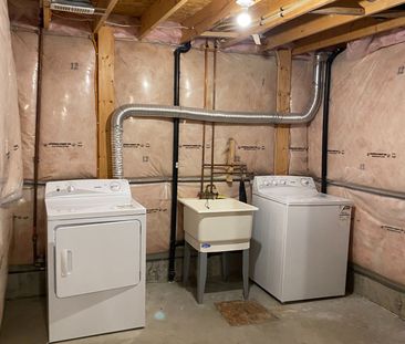 For Lease - 811 Silverfox Crescent, London North, Ontario - Photo 1