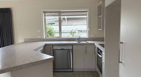 WOODVILLE - 3 BEDROOM - Photo 5