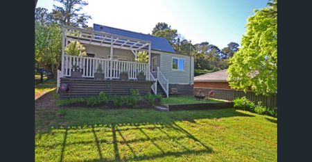 STORYBOOK CHARM : UNFURNISHED 13 WEEK RENTAL ONLY - AVAIL 4TH DEC - Photo 3