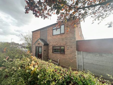 Terraced House to rent on - Photo 3