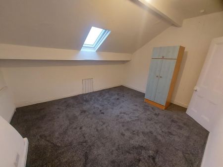 4 bedroom terraced house to rent - Photo 5
