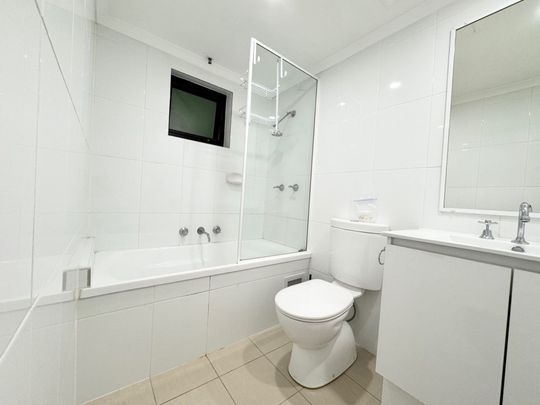 ONE BEDROOM APARTMENT WITH SECURE LOCK UP GARAGE! - Photo 1