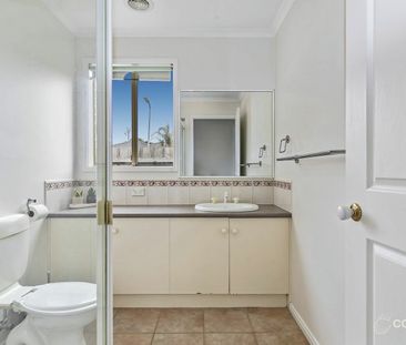 THREE BEDROOM FAMILY HOME IN QUIET LOCATION - Photo 6