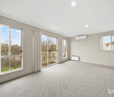 74B Kelleway Avenue, Nicholls ACT, Belconnen - Photo 1