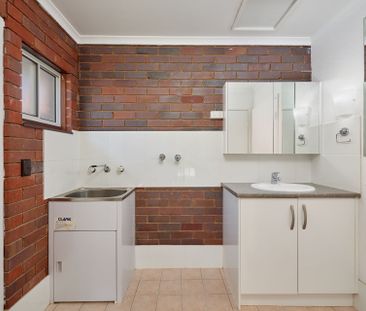 Modern 2-Bedroom Unit in Central Wagga! - Photo 6