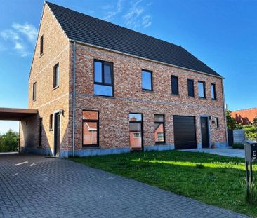 Prachtige halfopenwoning met 3 slaapkamers en tuin - Photo 1
