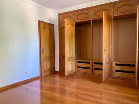 3 room luxury Apartment for rent in Cascais e Estoril, Portugal - Photo 2