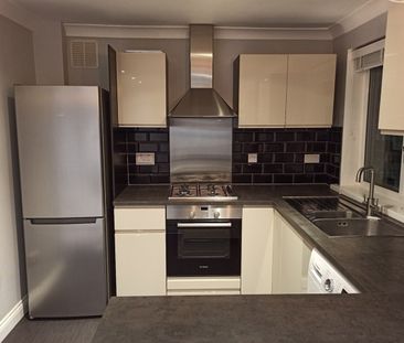 2 Bed Maisonette, Orchard Court, N2 - Photo 3