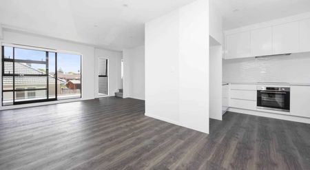 Amazing Townhouse in New Lynn - Photo 2