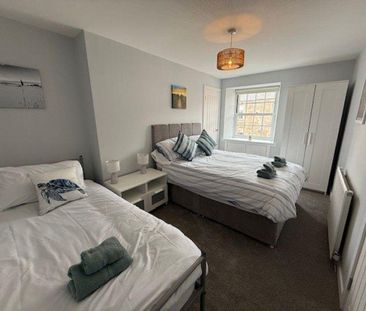 3 bedroom terraced house to rent - Photo 4