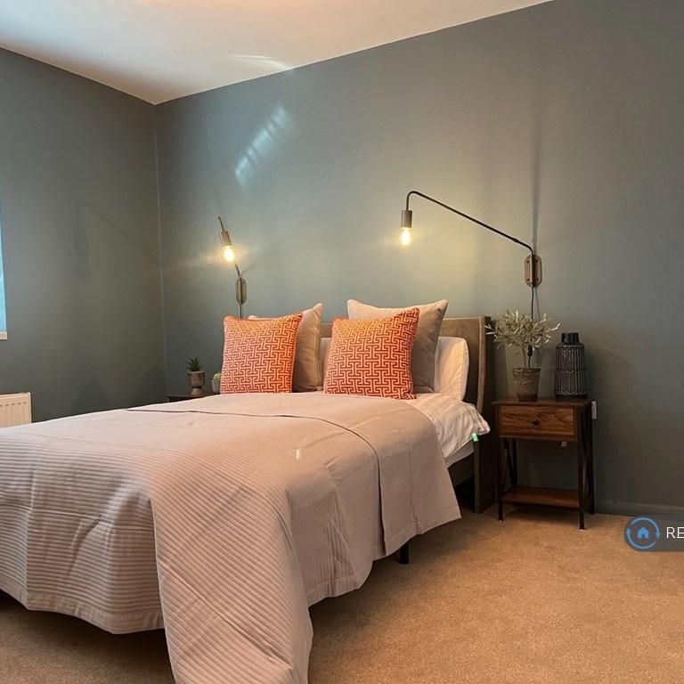 1 bedroom in a house share to rent - Photo 1