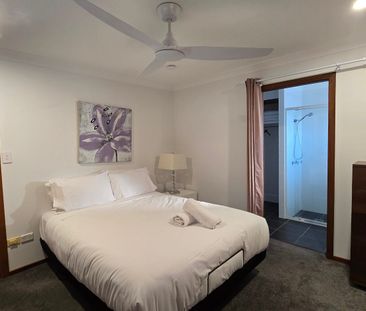 Fully Furnished 4-Bedroom Family Home in Southport - Photo 5