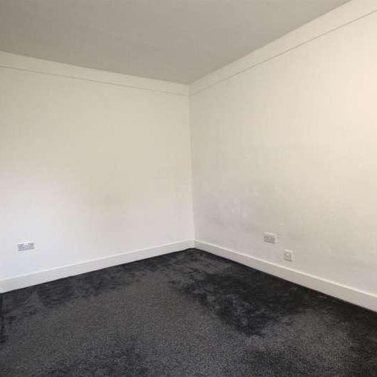 Yew Lane, Sheffield, S5 - Photo 1