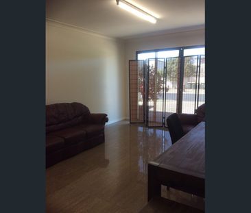 EXECUTIVE- 4 BEDROOM TOWNHOUSE FULLY FURNISHED,QUALITY FURNITURE - Photo 2