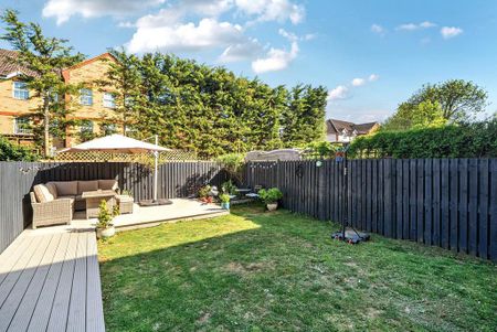 4 bedroom end of terrace house to rent - Photo 4